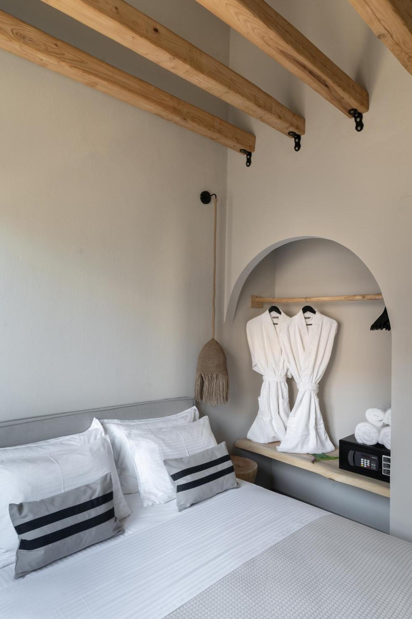 Amo Golden Suites Chrisi Ammoudia Exterior foto