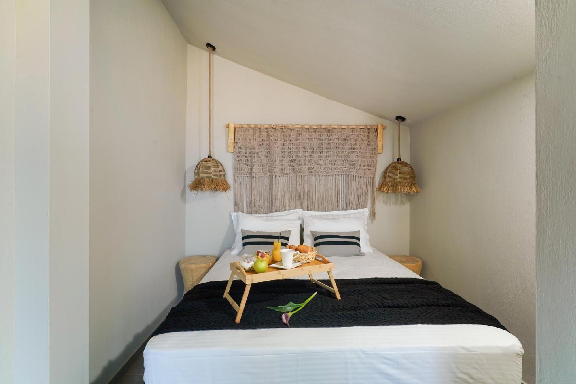 Amo Golden Suites Chrisi Ammoudia Exterior foto
