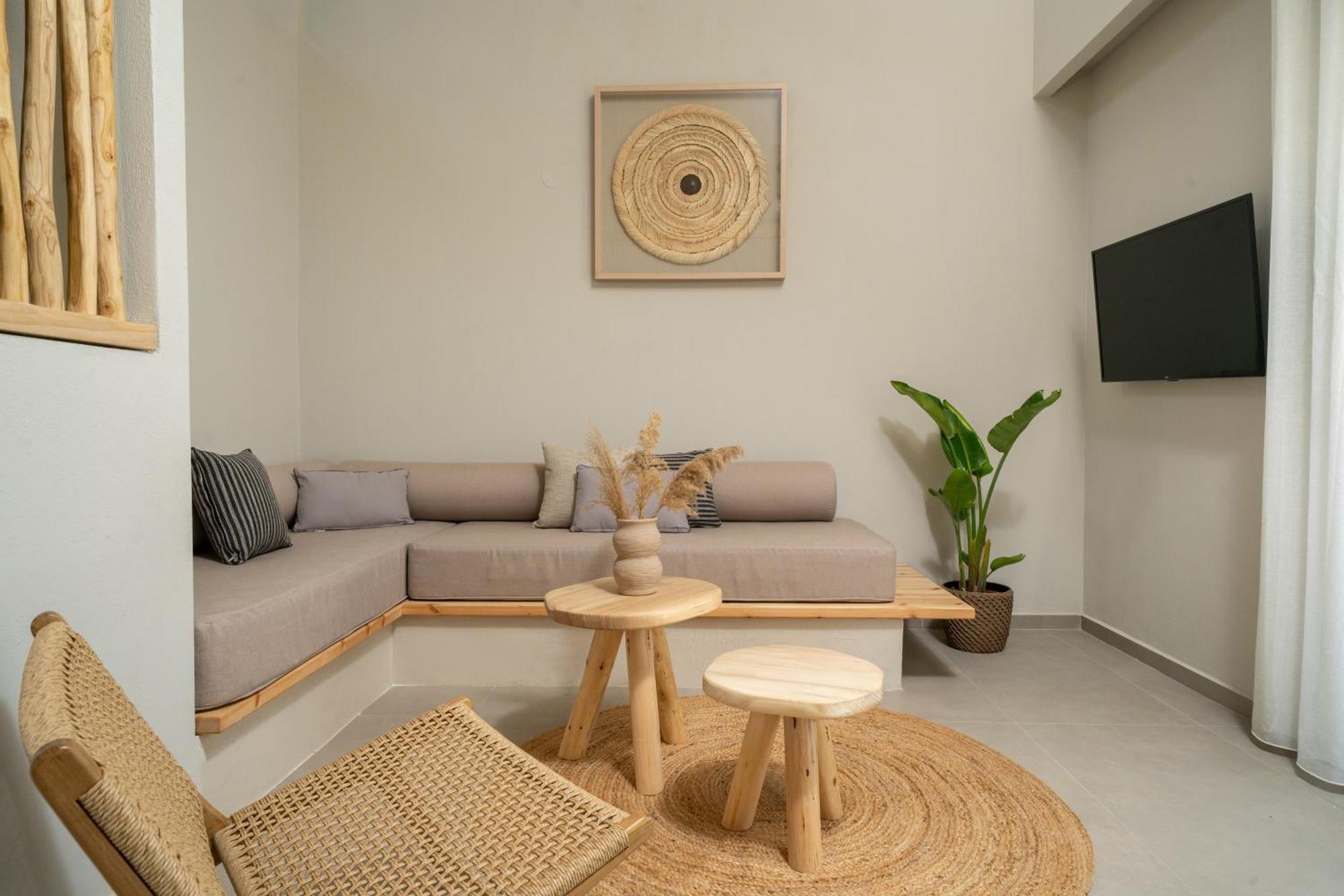 Amo Golden Suites Chrisi Ammoudia Exterior foto