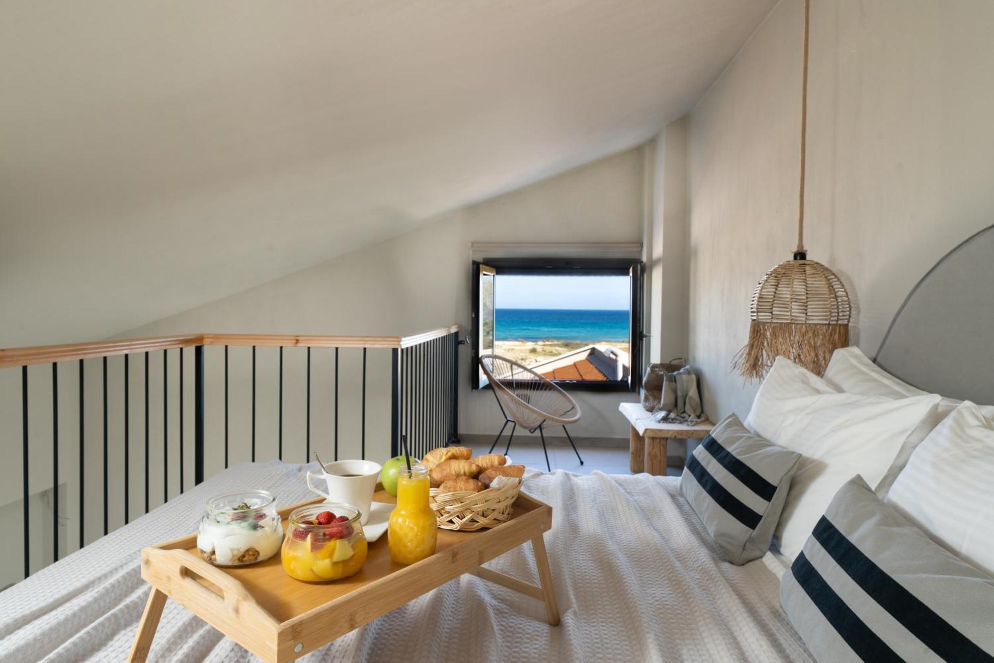 Amo Golden Suites Chrisi Ammoudia Exterior foto