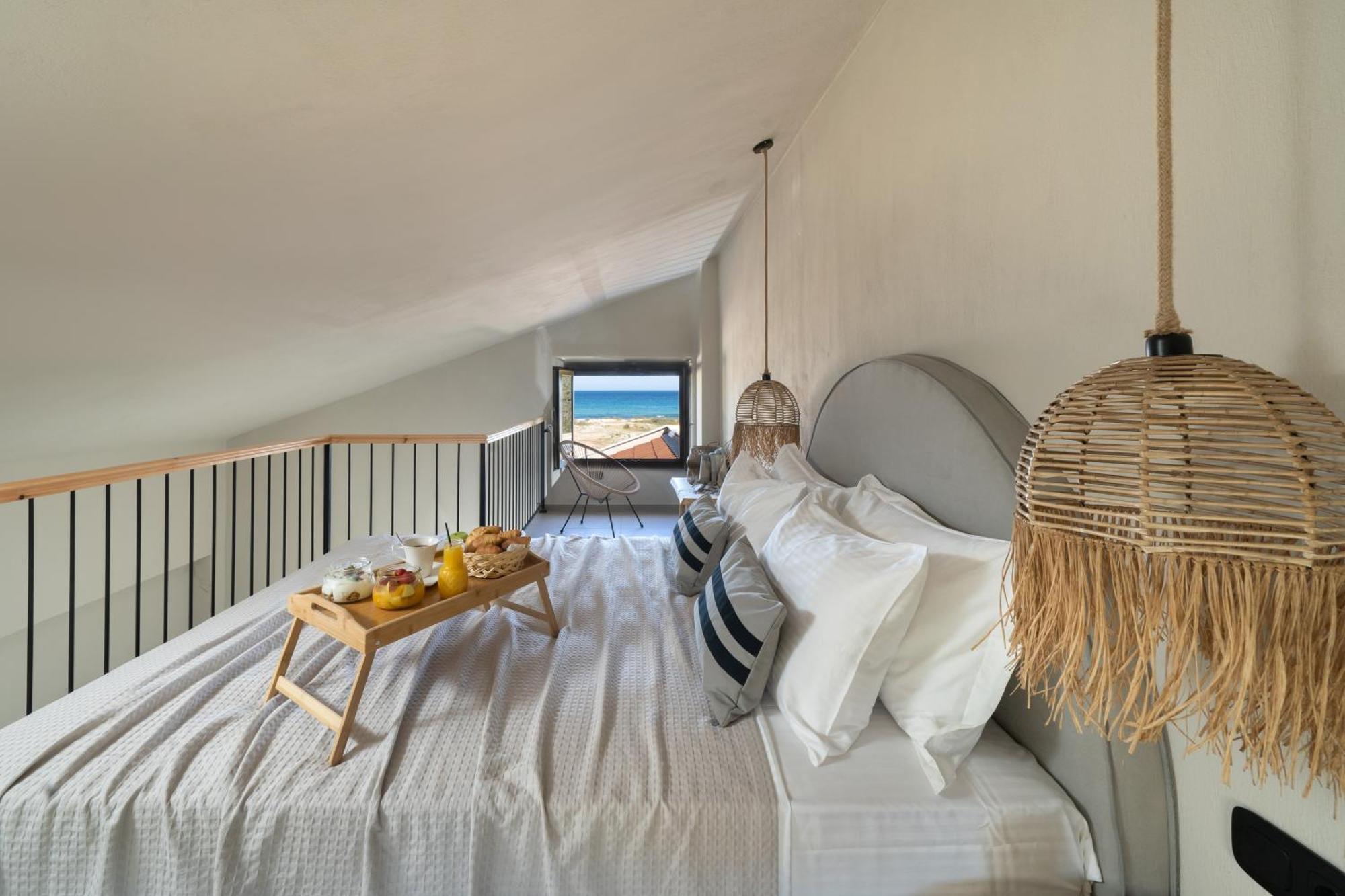 Amo Golden Suites Chrisi Ammoudia Exterior foto